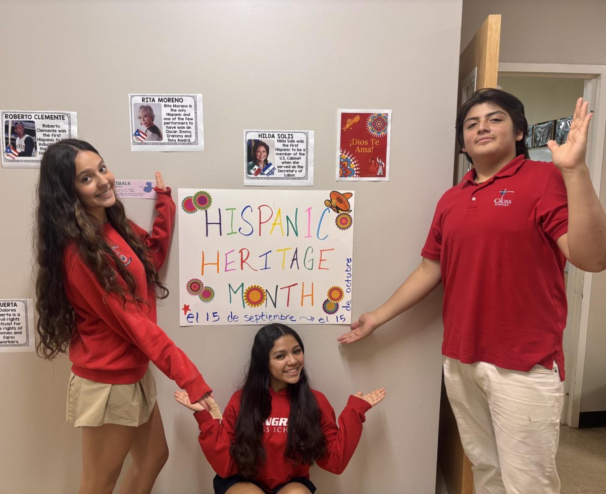 Spanish Honors Society students preparing for Hispanic Heritage Night, October 20.